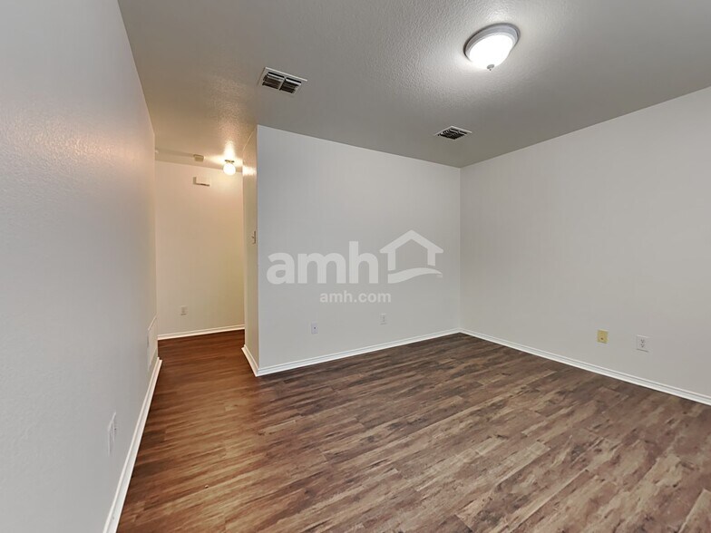 Building Photo - 11909 Grizzly Bear Dr