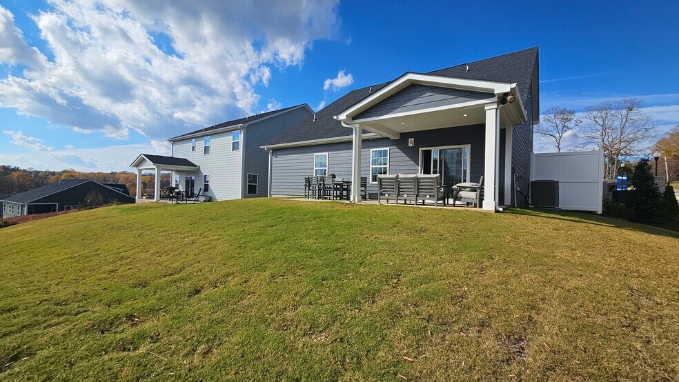 Building Photo - 1009 Horse Whisper Run