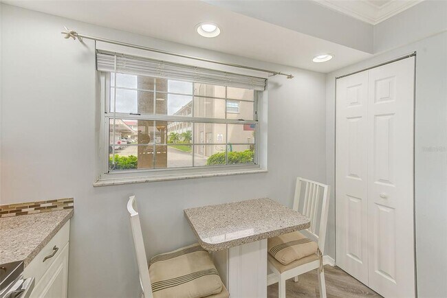 Building Photo - 10215 Regal Dr