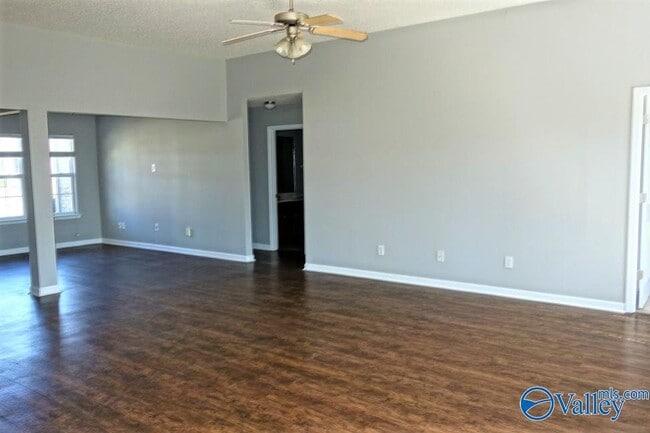 Building Photo - 114 Bellevue Dr