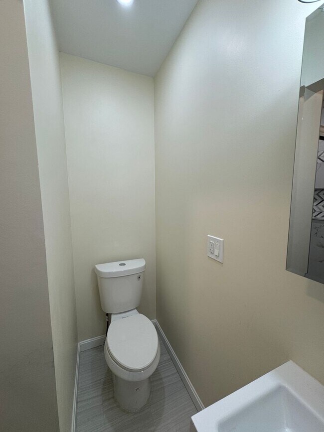 Building Photo - Single Family in Allston Near BU - Available 9/1/2026