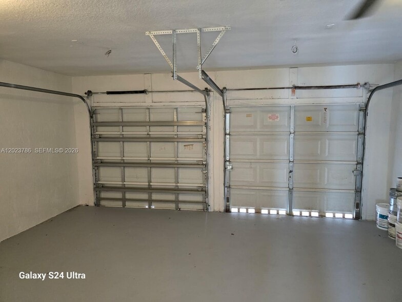 Building Photo - 13658 SW 142nd Ter
