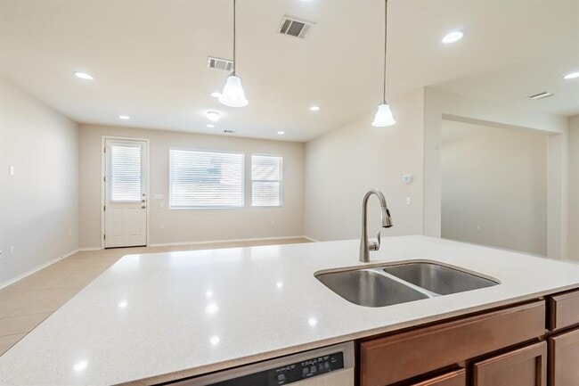 Building Photo - 1918 Tasmanian Tiger Trace