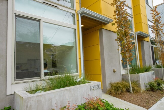 Building Photo - 1412 20th Ave