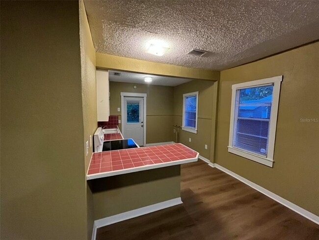 Building Photo - 2013 Oceanview Pl