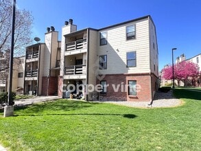 Building Photo - 499 Wright St