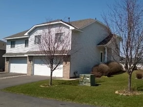 Building Photo - 913 Countryside Rd