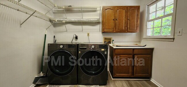 Building Photo - 150 Timberland Trail