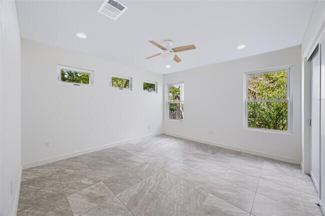 Building Photo - 5710 Breezewood Dr