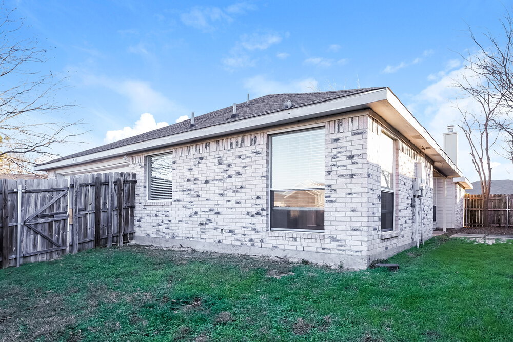 Building Photo - 903 Crestwood Dr