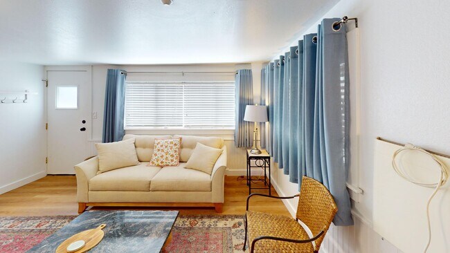 Building Photo - Downtown San Anselmo Updated 4x3 + aupair ...