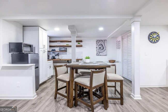 Building Photo - 1122 Elaine Dr