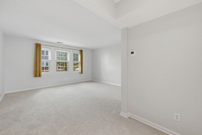 Building Photo - 525 Bashford Ln