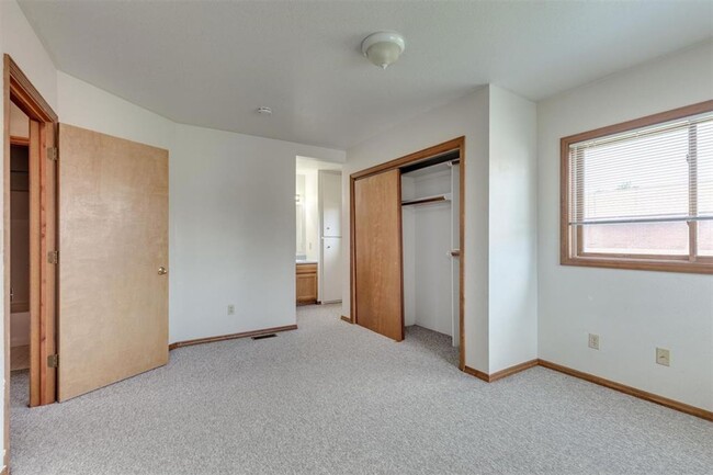 Building Photo - 3 Bedroom Condo for Rent in Bozeman