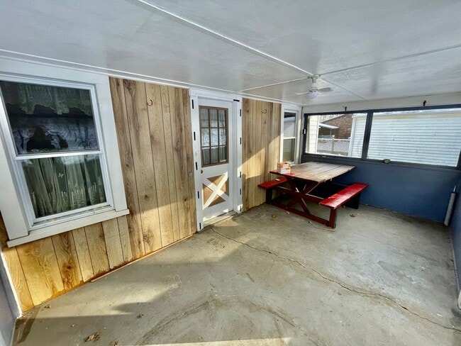 Building Photo - 120 Cotter Rd