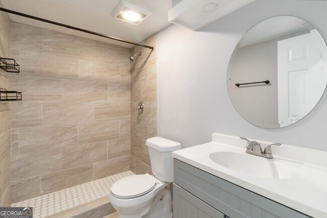 Building Photo - 46 Le Parc Fontaine