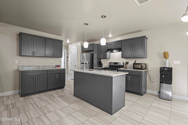 Building Photo - 14724 Mountain Breeze Ave