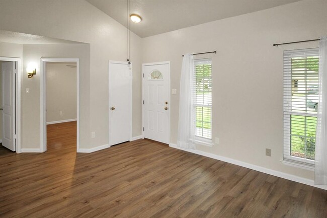 Building Photo - 12714 Summer Mill Dr