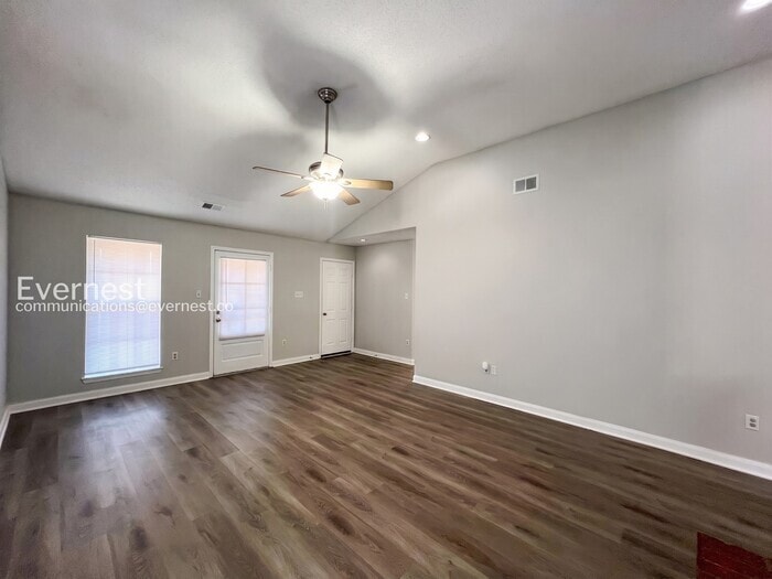 Building Photo - 1208 W E Ross Pkwy