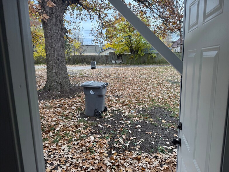 Building Photo - 1617 Lawton Ave