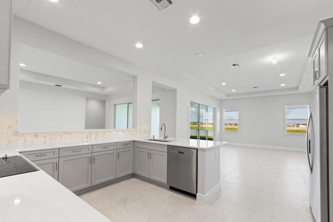 Building Photo - 5579 Liberty Ln