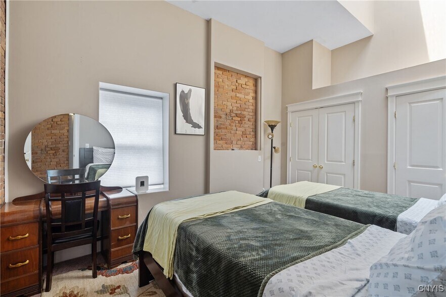 Building Photo - 317 W Fayette St