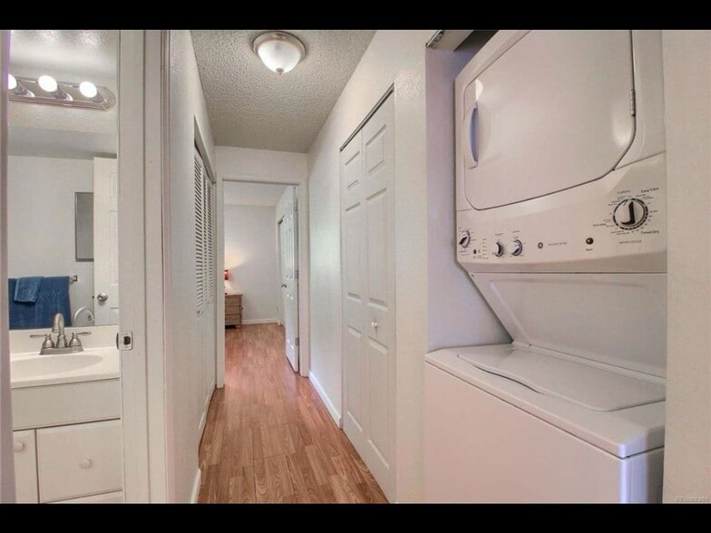 Building Photo - 2725 W 86th Ave