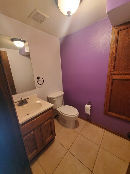 main floor half bath - 1078 N Pond Dr