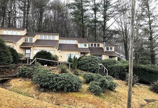 Building Photo - 196 Trout Pond Ln