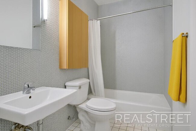 Floorplan - 337 Kent Avenue