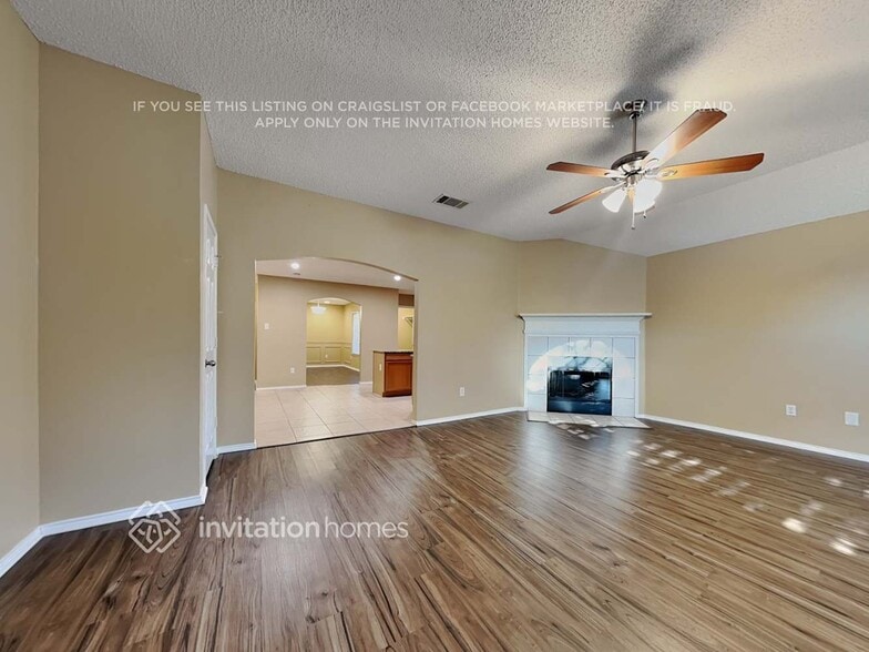 Building Photo - 2720 Briscoe Dr