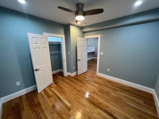 Building Photo - Harvard/Inman Square, High-End Finishes, I...