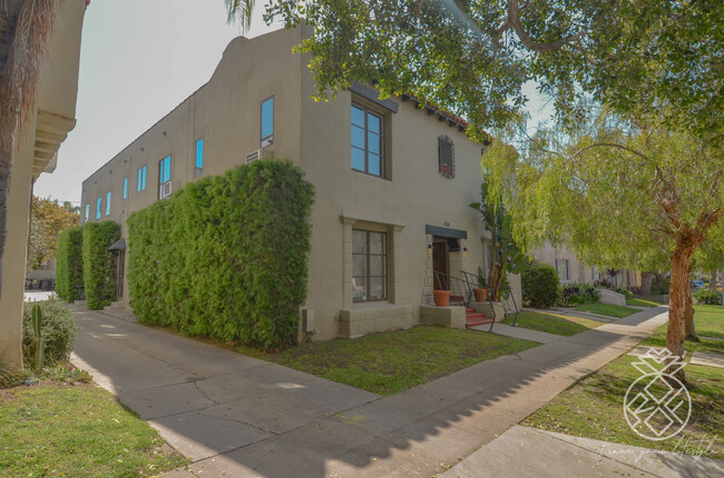 Primary Photo - 424 N Ogden Dr