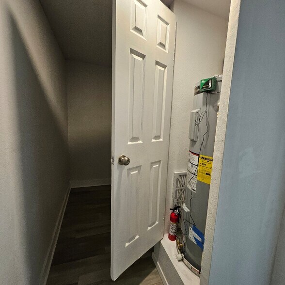 Building Photo - 1509 W Collin St