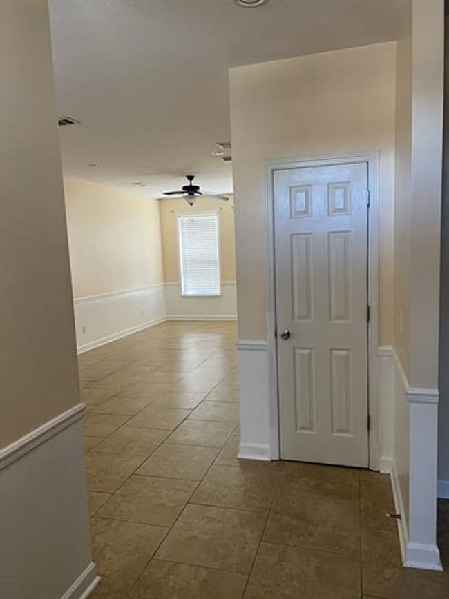 Building Photo - 3 Bed/ 2.5 Bath Home very close to Fort Stewart gate seven!!