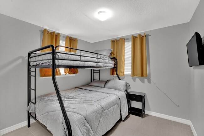 Building Photo - 4903 Wales St