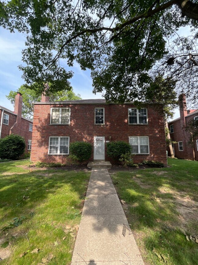 Primary Photo - 820 Kenwick Rd