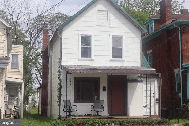 Primary Photo - 716 S 2nd St