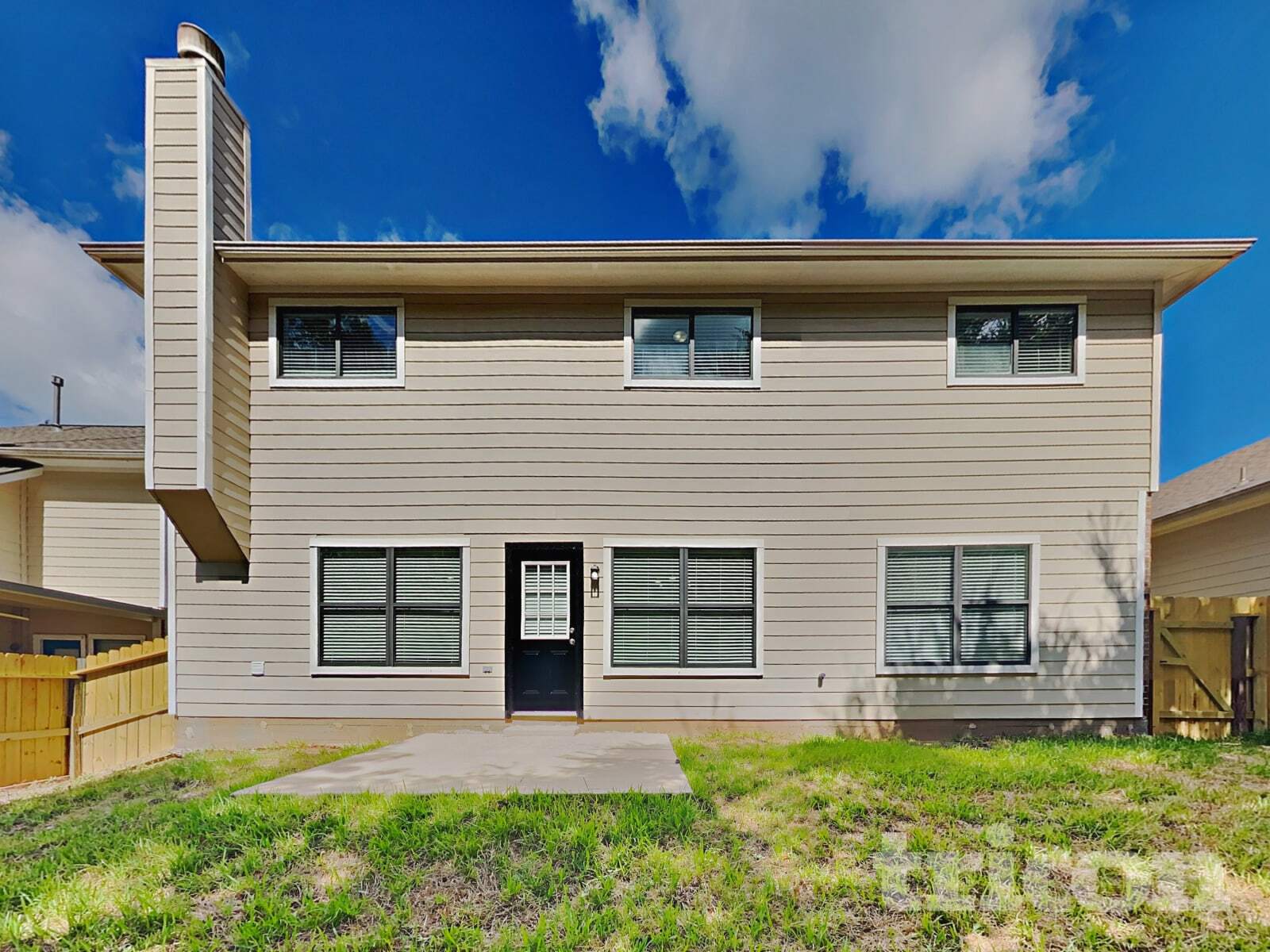 Building Photo - 8026 N Tarrytown Crossing Dr