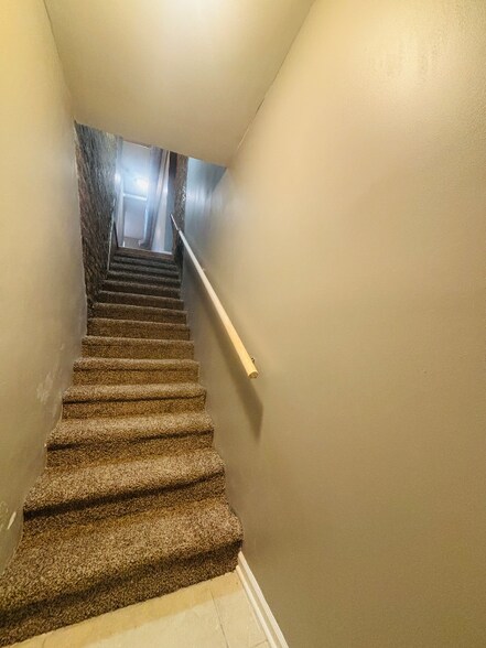 Building Photo - 7127 S Normal Blvd