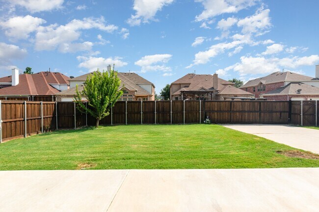 Building Photo - 12453 Tyler Dr
