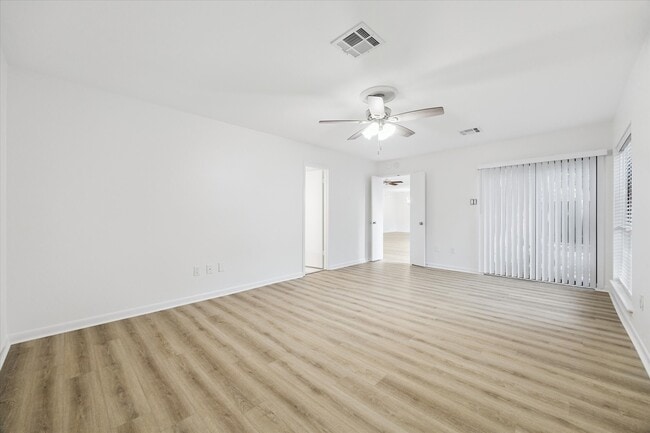 Building Photo - 15703 Whitewater Ln