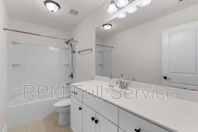 Building Photo - 537 Eastboro Dr