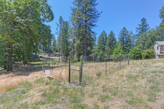 Building Photo - 3-Bedroom Home on a Foresthill Cul-de-Sac
