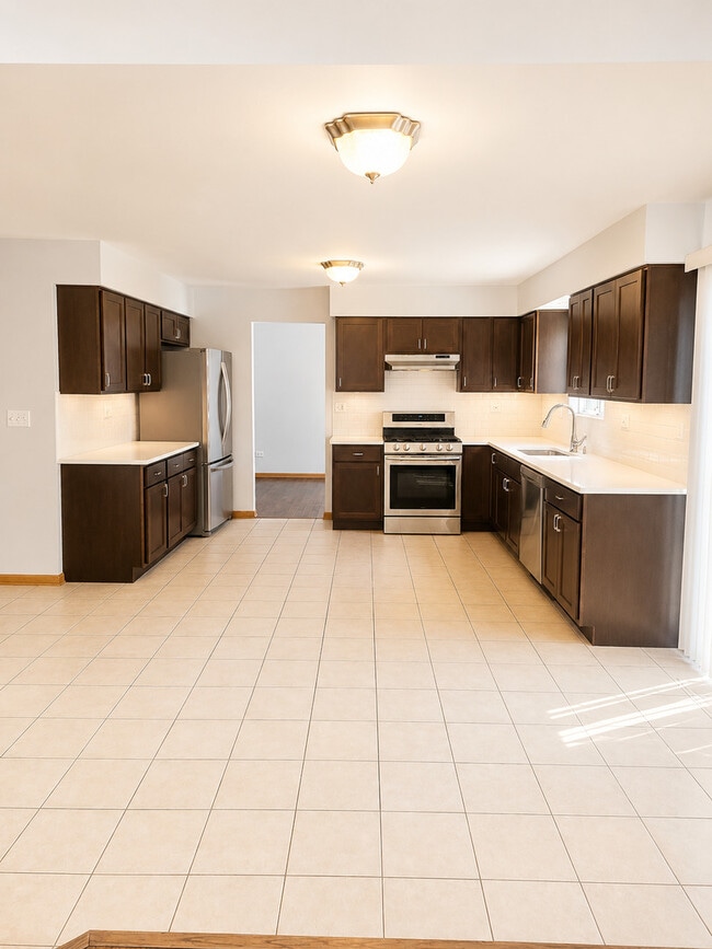 Building Photo - 1462 Glen Ellyn Rd