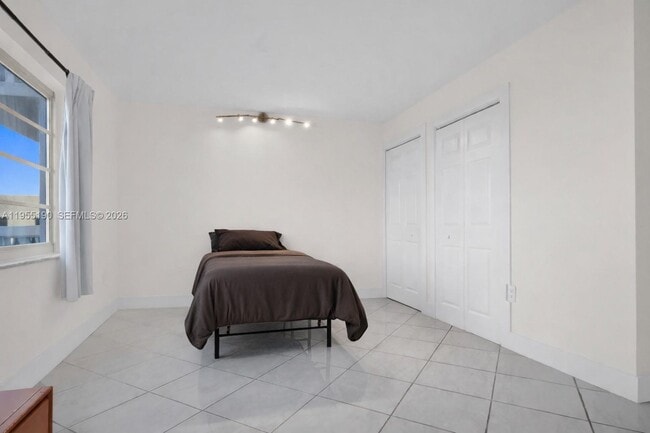 Building Photo - 4141 Nautilus Dr