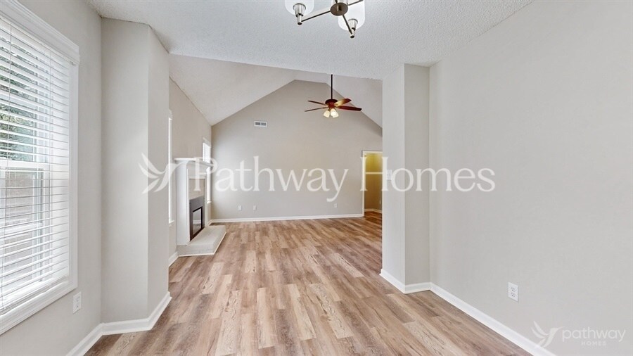 Building Photo - 10891 Knotty Pine Pl