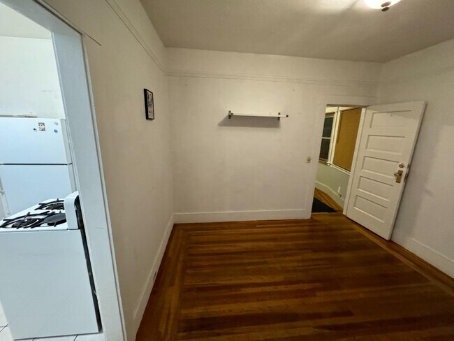 Building Photo - 2139 Prince St