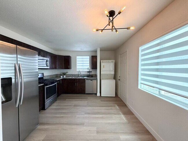 Building Photo - 4517 Alta Dr