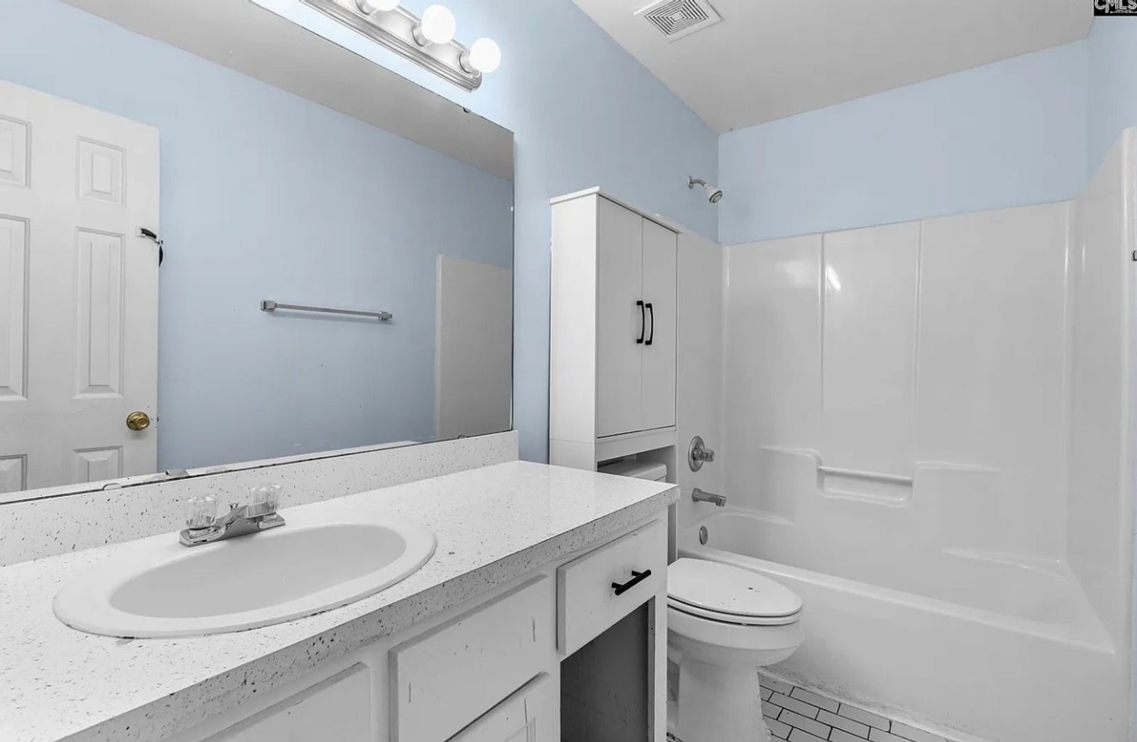 Building Photo - 4223 Woodridge Dr